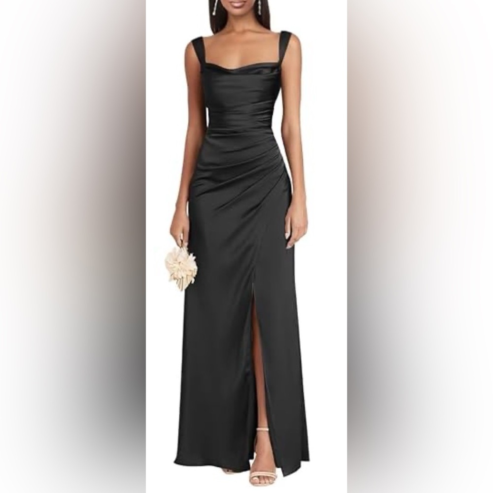 Prom/ Bridesmaid/ Evening dress w/ side ruching & a slit. Black satin. Padded. M - Picture 12 of 12